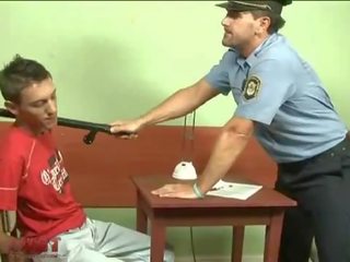 Kalye thief nahuli at fucked sa pamamagitan ng a policeman